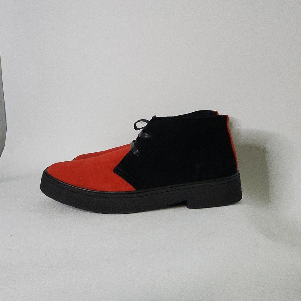 Classic Playboy Chukka Boot Suede size 10 1/2